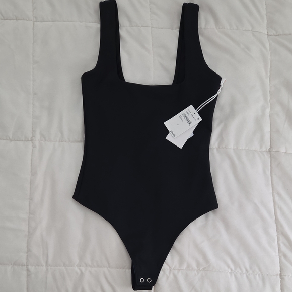 Good American Tops - *NWT* Good American Classic Black Bodysuit